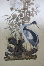 Charger l&#39;image dans la galerie, Paravent asiatique en bois sculpté et tapisseries brodées, vers 1900
