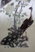 Загрузить изображение в средство просмотра галереи, Paravent asiatique en bois sculpté et tapisseries brodées, vers 1900
