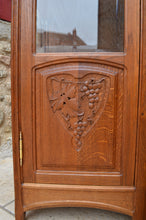 将图片加载到图库查看器，Buffet Art Nouveau en chêne sculpté de vigne, par Gauthier-Poinsignon
