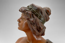将图片加载到图库查看器，Buste de Judith en terre cuite par Ricardo Aurilli, circa 1900-1910
