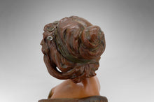 Charger l&#39;image dans la galerie, Buste de Judith en terre cuite par Ricardo Aurilli, circa 1900-1910
