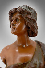 Load image into Gallery viewer, Buste de Judith en terre cuite par Ricardo Aurilli, circa 1900-1910
