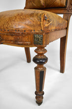 Charger l&#39;image dans la galerie, Chaise d&#39;apparat d&#39;époque Napoléon III en noyer, cuir et marbre, circa 1860
