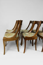 Cargar imagen en el visor de la galería, Lot de 8 chaises de salle à manger en acajou, style Restauration, XIXe.
