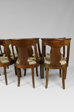Lade das Bild in den Galerie-Viewer, Lot de 8 chaises de salle à manger en acajou, style Restauration, XIXe.

