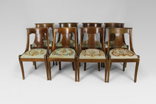 将图片加载到图库查看器，Lot de 8 chaises de salle à manger en acajou, style Restauration, XIXe.
