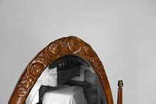Cargar imagen en el visor de la galería, Coiffeuse psyché et pouf Art Déco par les Ateliers Gauthier-Poinsignon en noyer, circa 1920-1930
