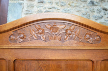 Cargar imagen en el visor de la galería, Chambre Art Nouveau avec lits jumeaux en chêne massif sculpté, 4 éléments
