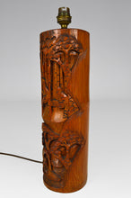 Load image into Gallery viewer, Lampe asiatique en bois sculpté
