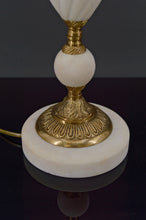 Cargar imagen en el visor de la galería, Lampe blanche style Néoclassique en Albatre et Bronze, Italie, circa 1950
