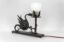Load image into Gallery viewer, Lampe à poser au dragon en fer forgé, circa 1900

