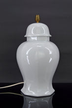 将图片加载到图库查看器，Lampe en porcelaine blanche par Pillivuyt, Japonisme, France, circa 1970
