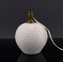 Load image into Gallery viewer, Lampe en céramique blanche style Besnard, circa 1930
