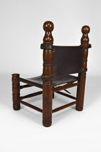 Load image into Gallery viewer, Chaise basse Moderniste en bois et cuir
