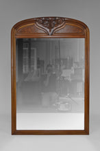 Загрузить изображение в средство просмотра галереи, Miroir trumeau Art Nouveau sculpté de vigne, en noyer et loupe
