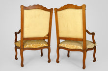 Cargar imagen en el visor de la galería, Paire de fauteuils style Louis XV en chêne sculpté
