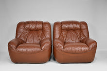 Cargar imagen en el visor de la galería, Paire de fauteuils clubs vintage en cuir, circa 1970-1980
