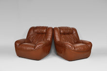Charger l&#39;image dans la galerie, Paire de fauteuils clubs vintage en cuir, circa 1970-1980
