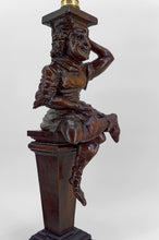 Load image into Gallery viewer, Paire de lampes néo-gothiques en bois sculpté &quot;aux bouffons&quot;, France, XIXe
