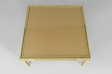 Load image into Gallery viewer, Table basse carrée en aluminium laqué par Pierre Vandel
