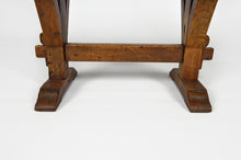 Загрузить изображение в средство просмотра галереи, Table basse / petit banc rustique type monastère en chêne
