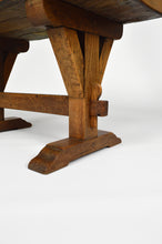 Charger l&#39;image dans la galerie, Table basse / petit banc rustique type monastère en chêne
