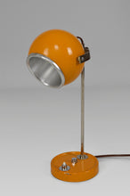 Load image into Gallery viewer, Lampe Eyeball orange par Pierre Disderot
