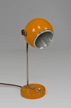 Charger l&#39;image dans la galerie, Lampe Eyeball orange par Pierre Disderot
